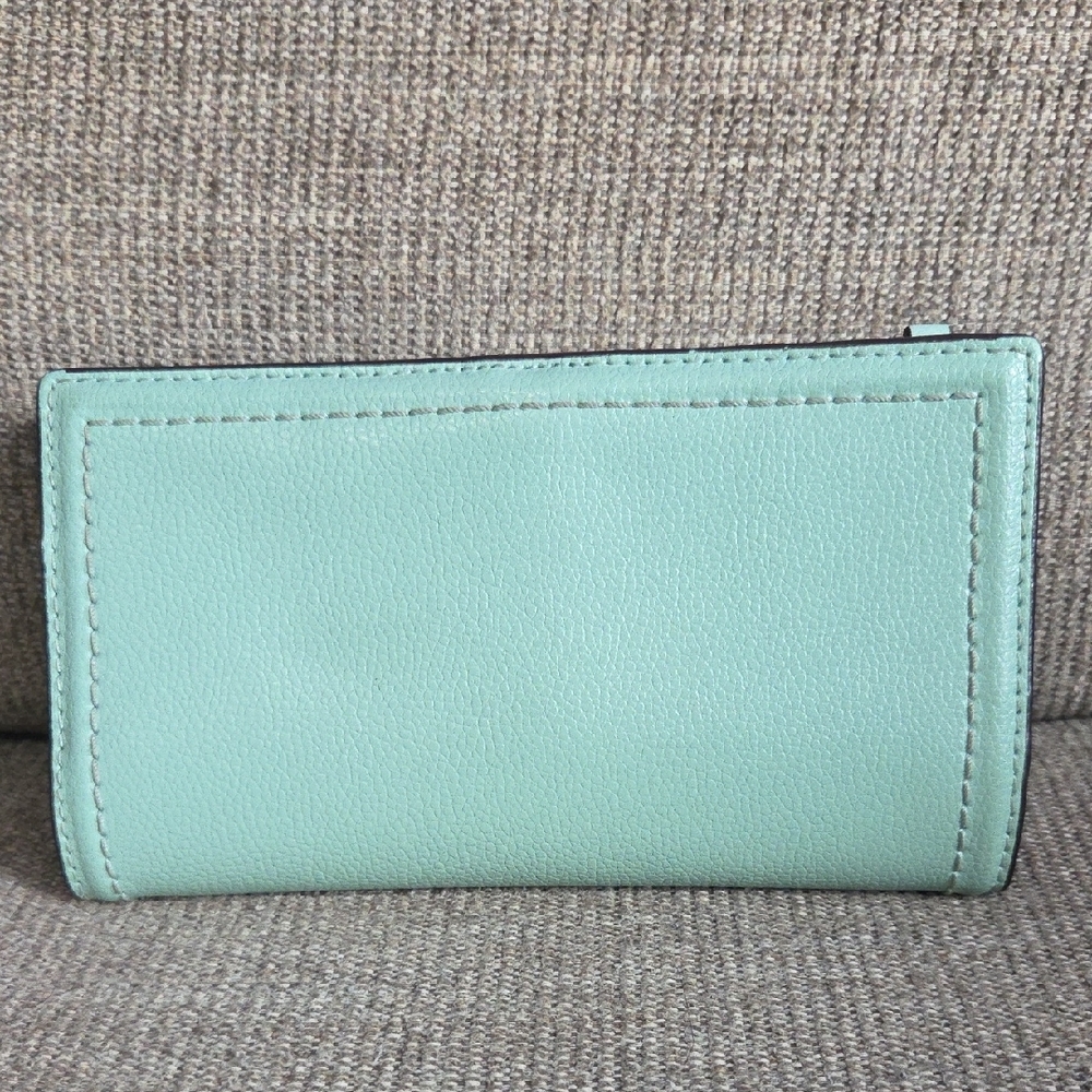 Kate Spade Mint Green Zipper Wallet - Like New Condition - Picture 2 of 4